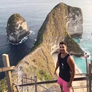 Meet your Posher, Karim